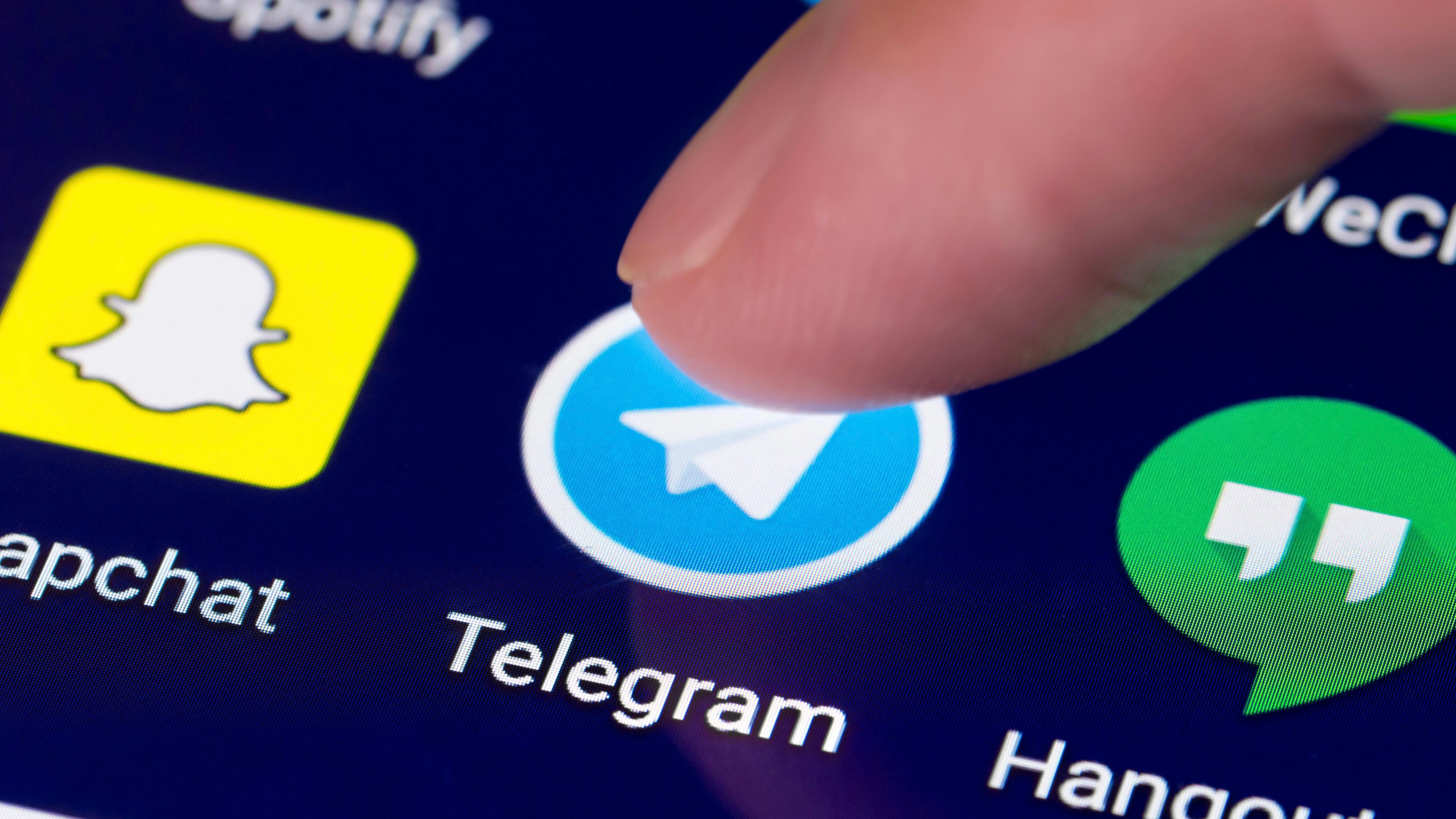 How to scan the QR code to add friends on Telegram
